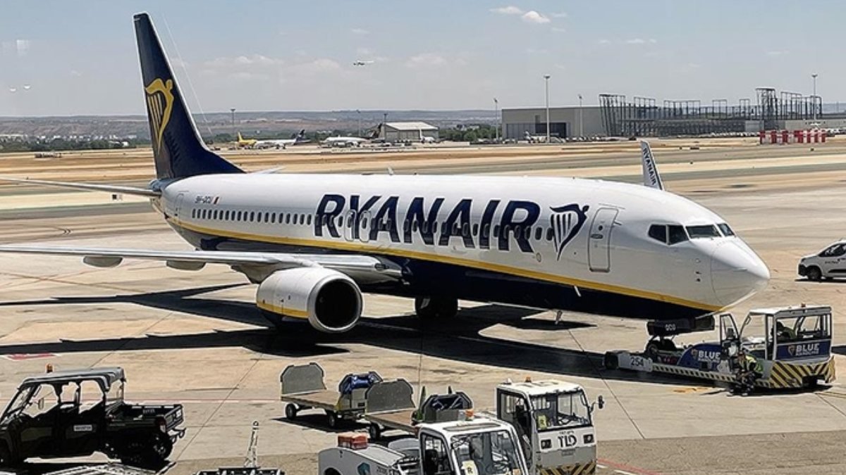 İspanya'da Ryanair hava yolu şirketi çalışanları greve başladı