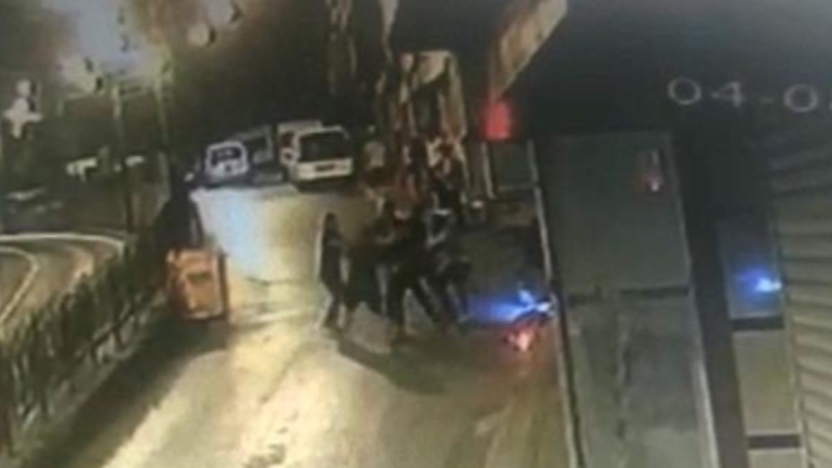 İstanbul'da polisin gözüne yumruk attı