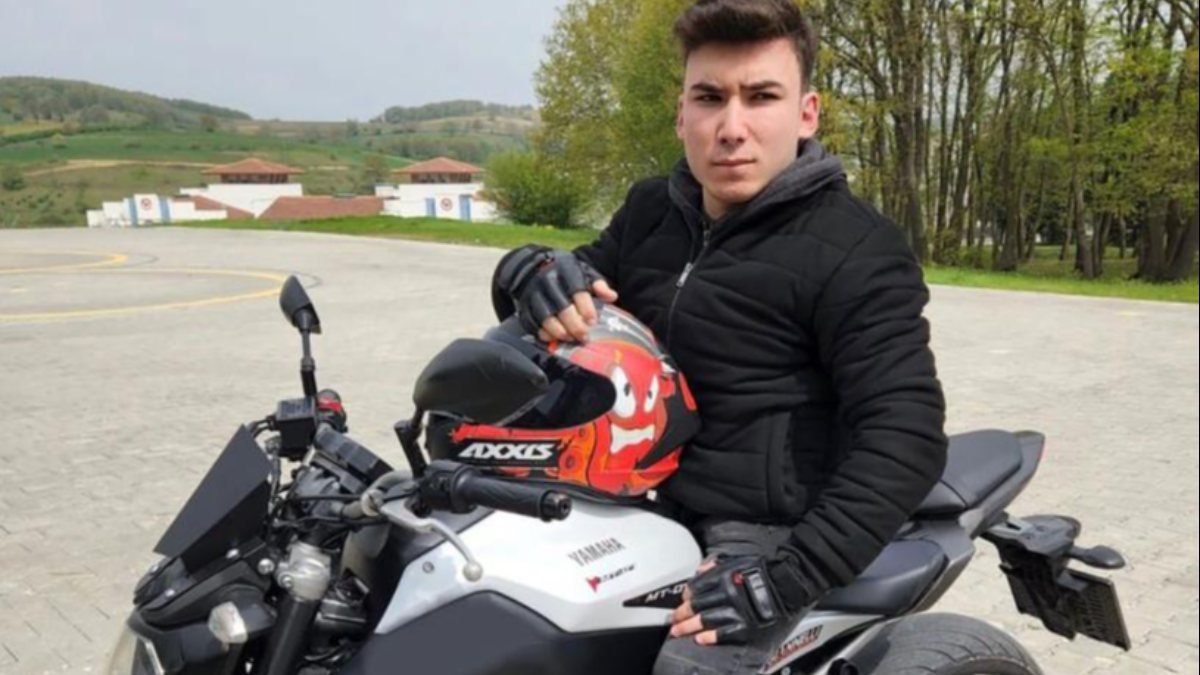 Sakarya'da moto kurye genç çocuk ilk iş gününde hayatını kaybetti