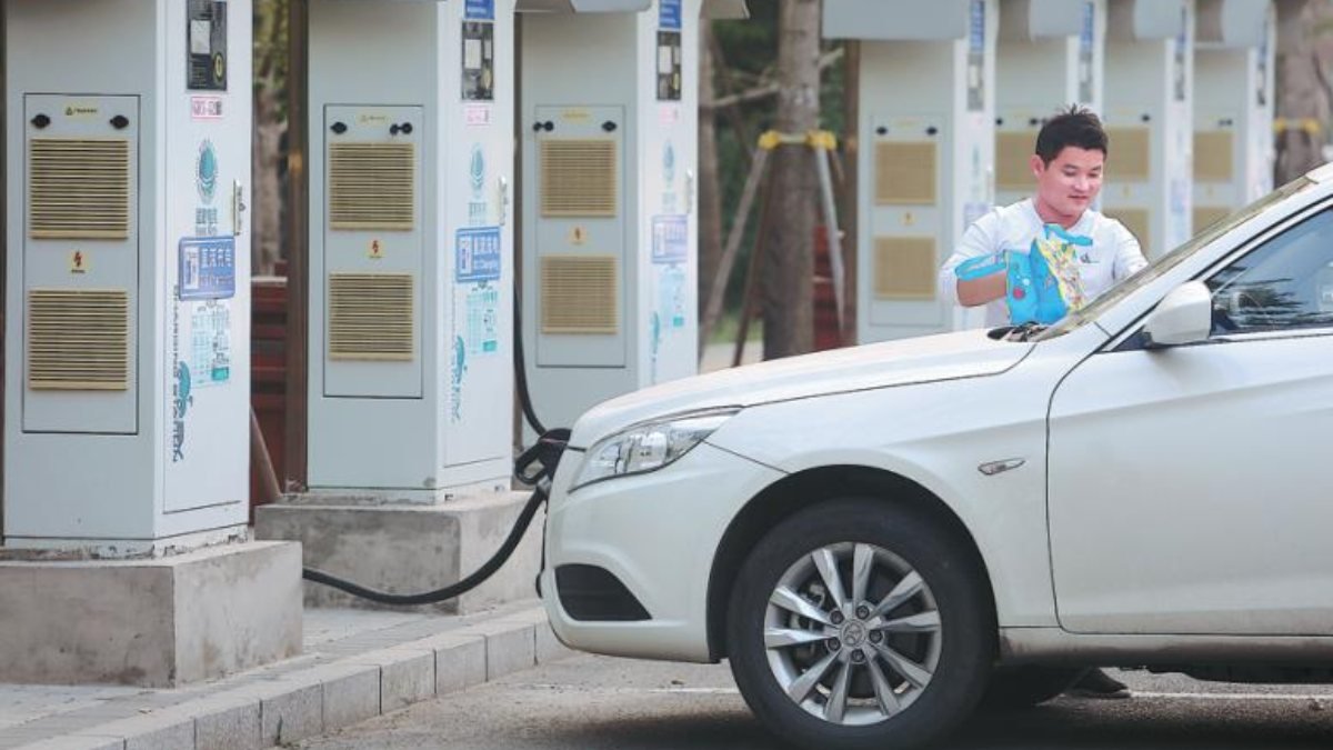 Çin’deki elektrikli araç şarj noktası sayısı 4 milyona yaklaştı