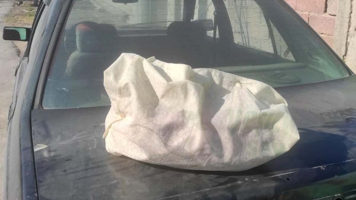 Konya’da yeni doğmuş bebeği arabanın bagajının üstüne bıraktılar