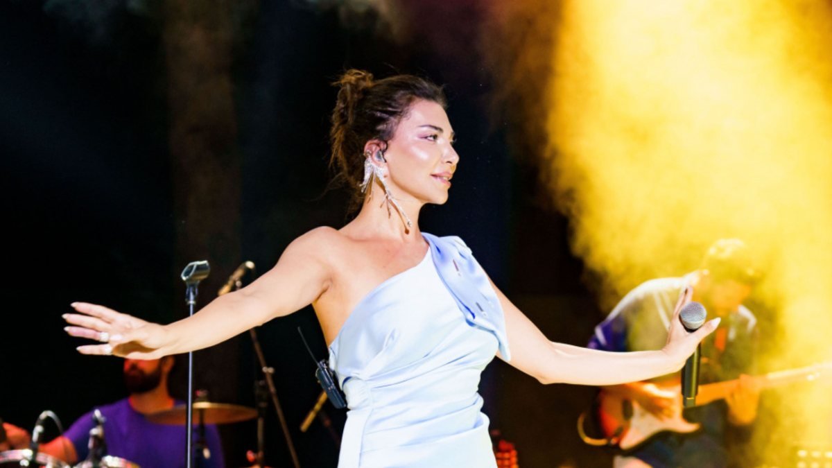 Şarkıcı Ebru Yaşar'ın orman projesinin yarısı bitti