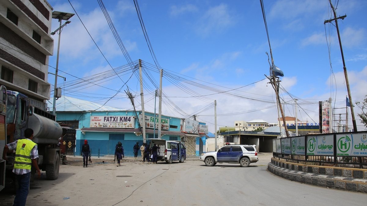 Somali'nin başkenti Mogadişu'da otele saldırı: En az 15 kişi hayatını kaybetti