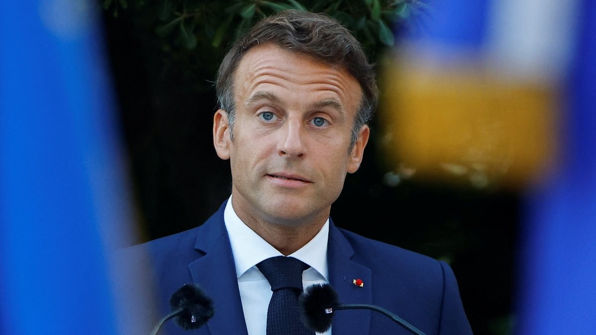 Emmanuel Macron, Cezayir'i ziyaret edecek