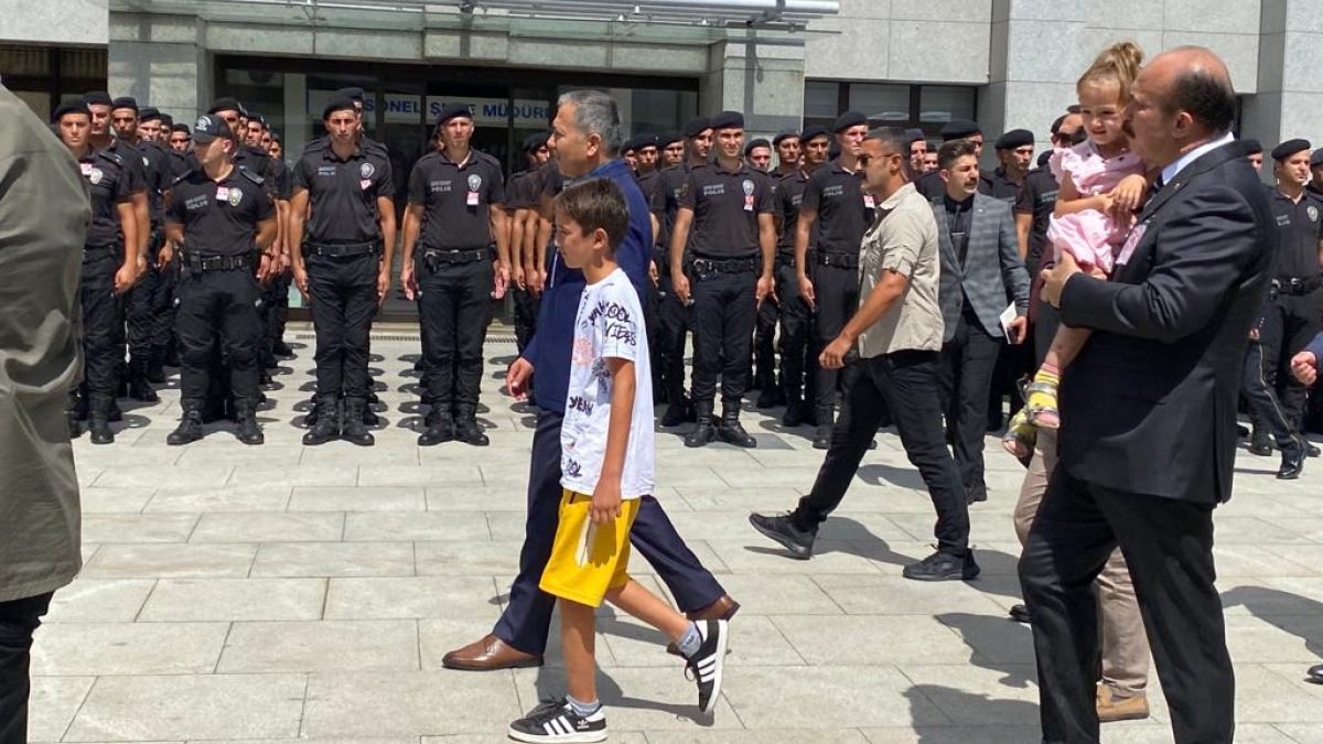 Şehit bekçi için İstanbul Emniyet Müdürlüğü'nde tören