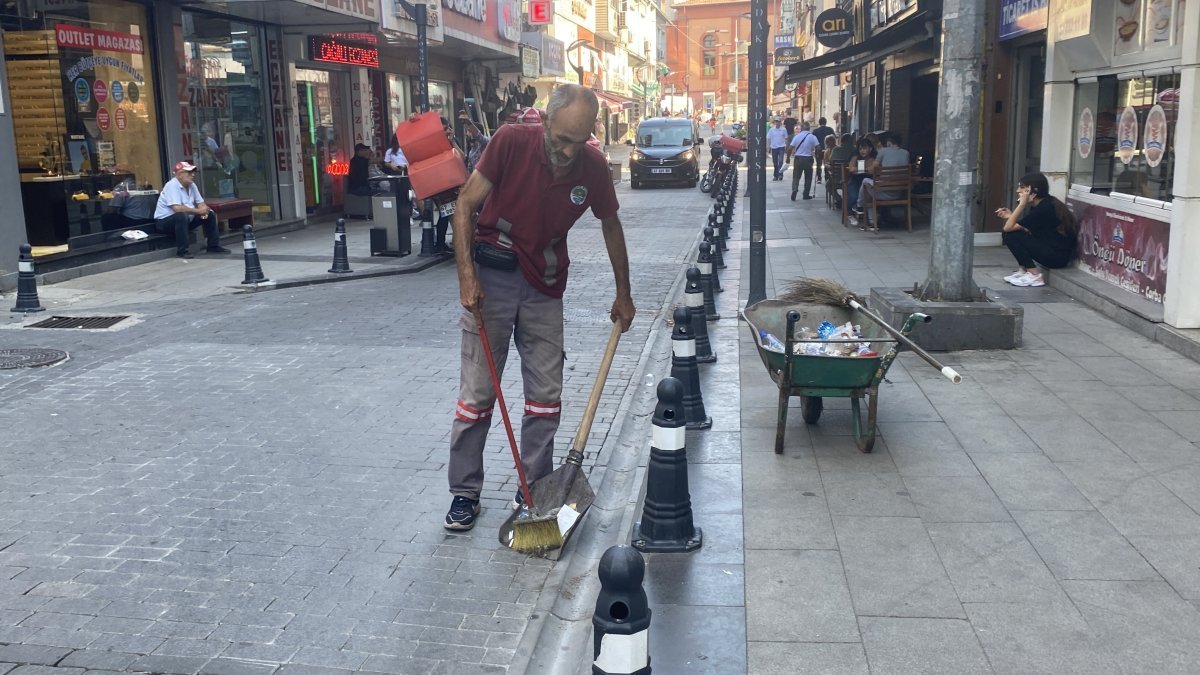 Zonguldak'ta temizlik işçisinden örnek davranış