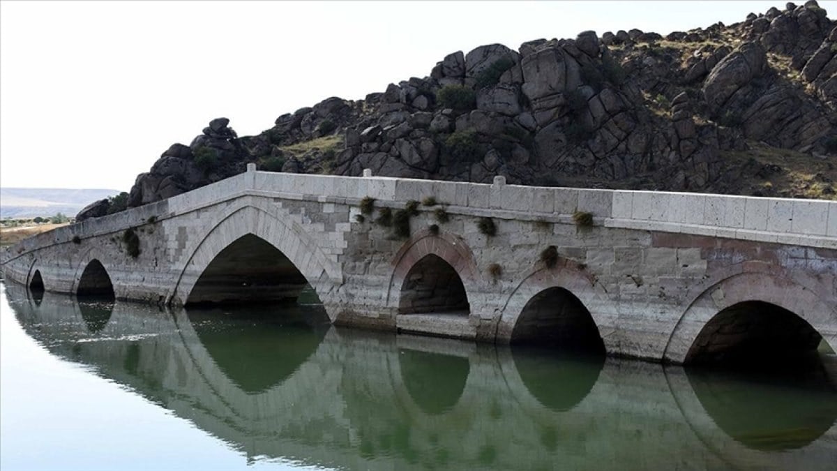 Mimar Sinan'ın onardığı Çeşnigir Köprüsü 822 yıldır ayakta