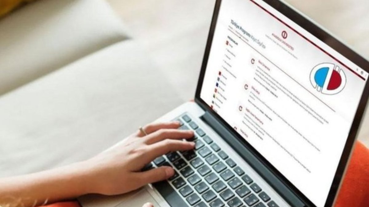 AÖF kayıtları başladı! AÖF, AUZEF ve Anadolu Üniversitesi kayıtları nereden yapılır?