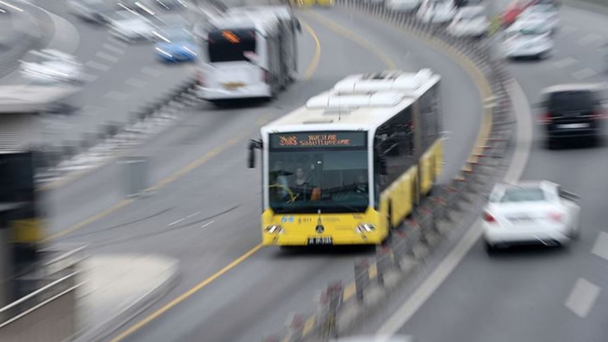 30 Ağustos'ta toplu taşıma ücretsiz mi? Bugün otobüsler, metrobüs, metro ve vapurlar bedava mı?