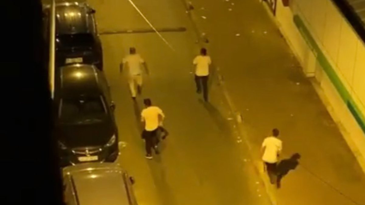 Fatih’te taksiciler kovaladıkları adamı öldüresiye dövdü