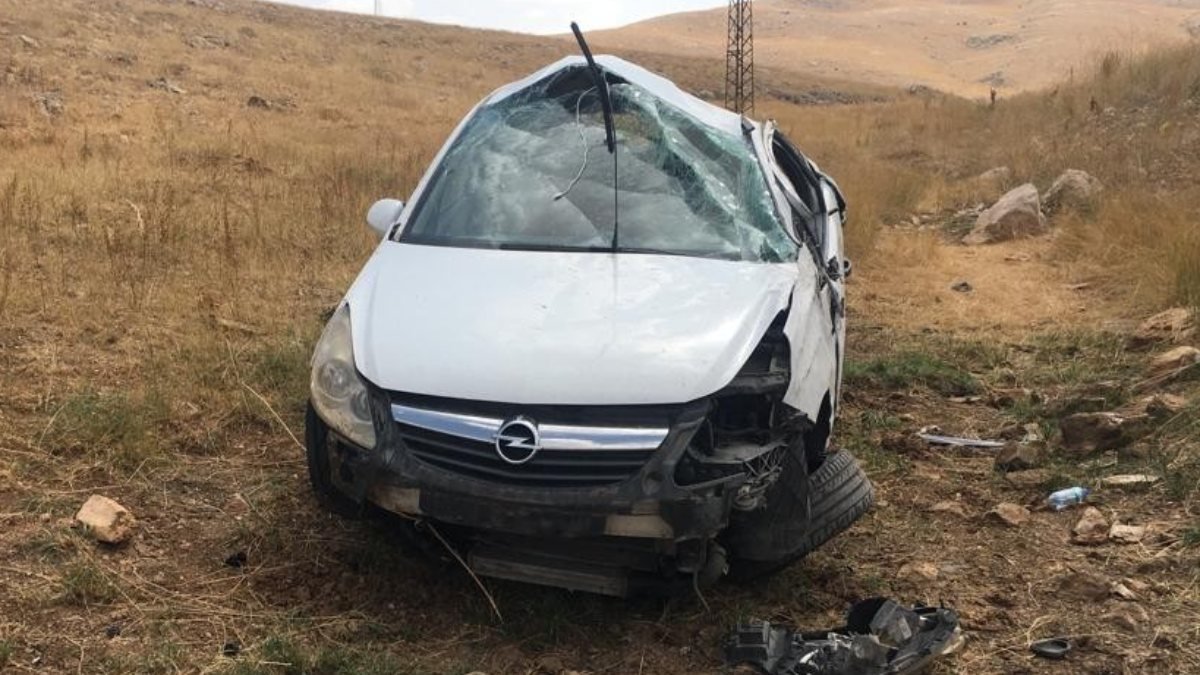 Sivas'taki kazada 3 kişi yaralandı: Küçük çocuğun durumu ağır