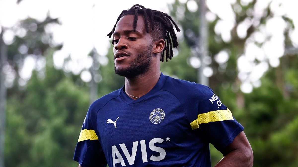 Fenerbahçe'de Michy Batshuayi çalışmalara başladı