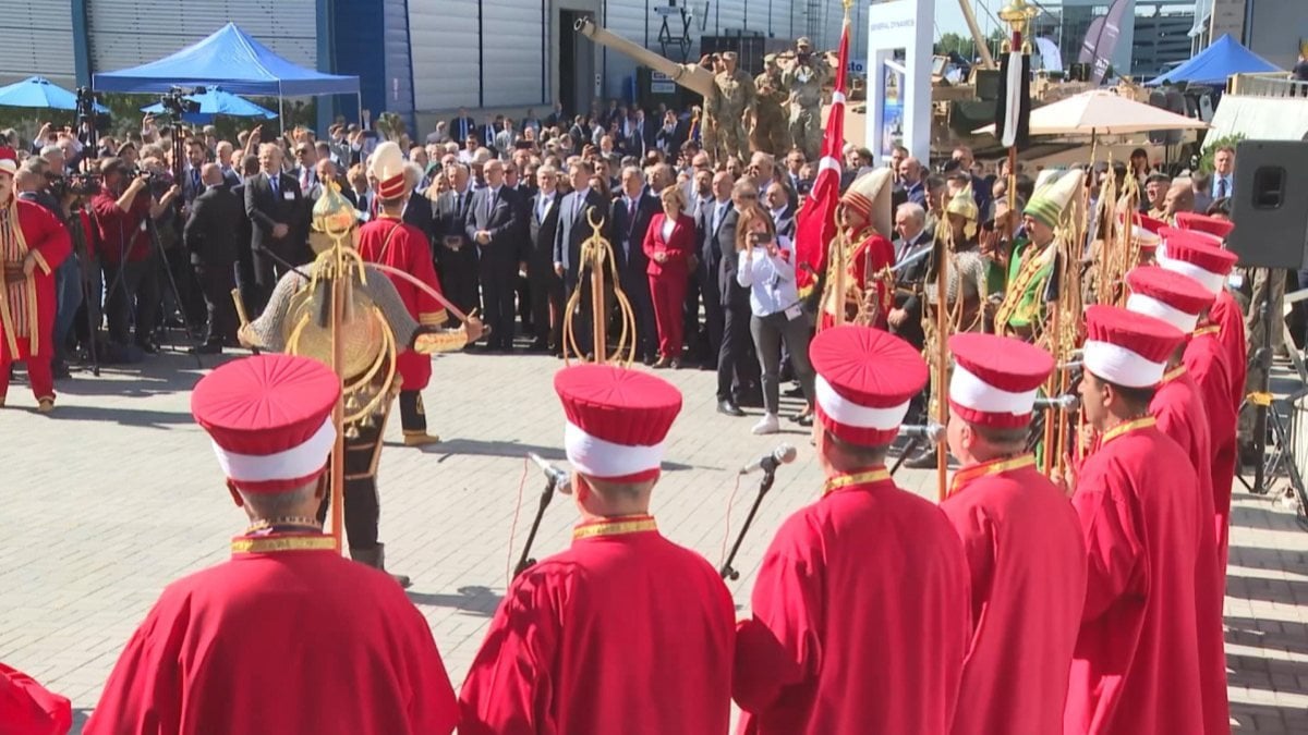 Polonya’da mehteran ve Bayraktar'a yoğun ilgi