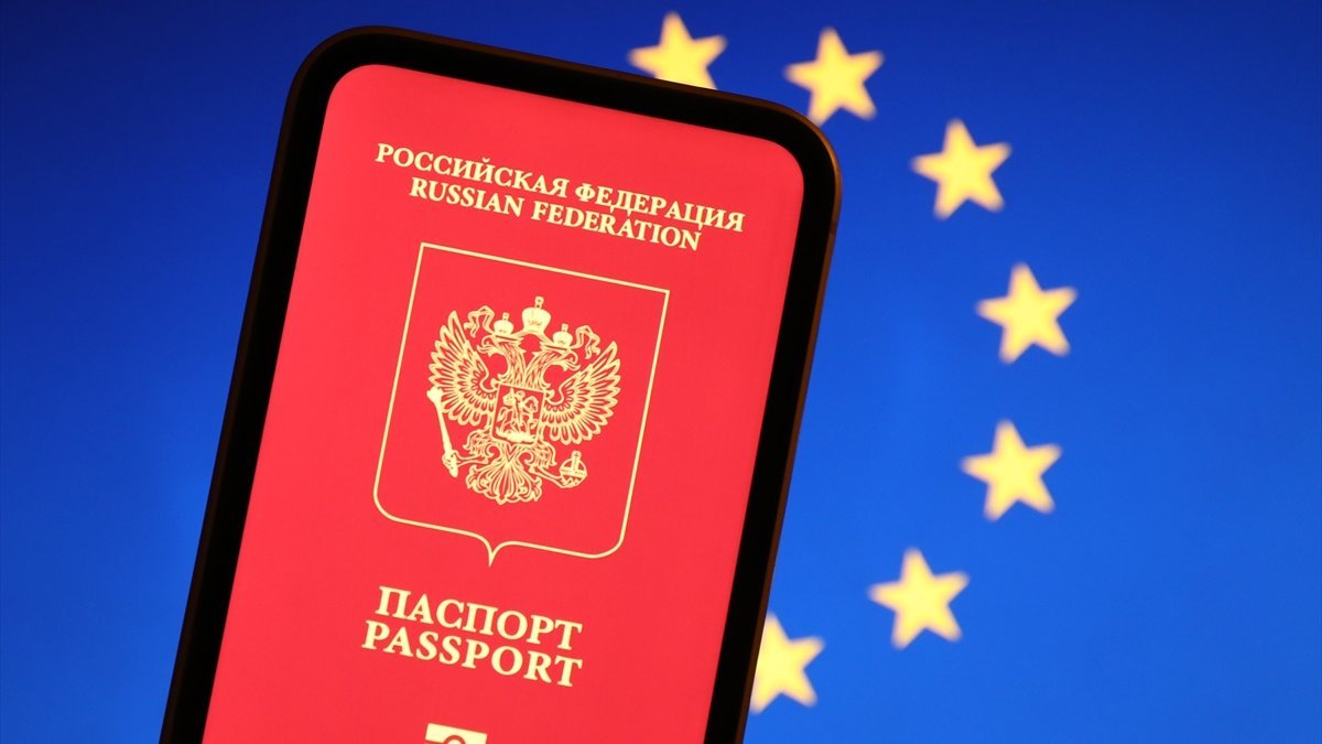 Ruslar, AB vizesi için daha yüksek ücrete ve sıkı kurallara tabi tutulacak