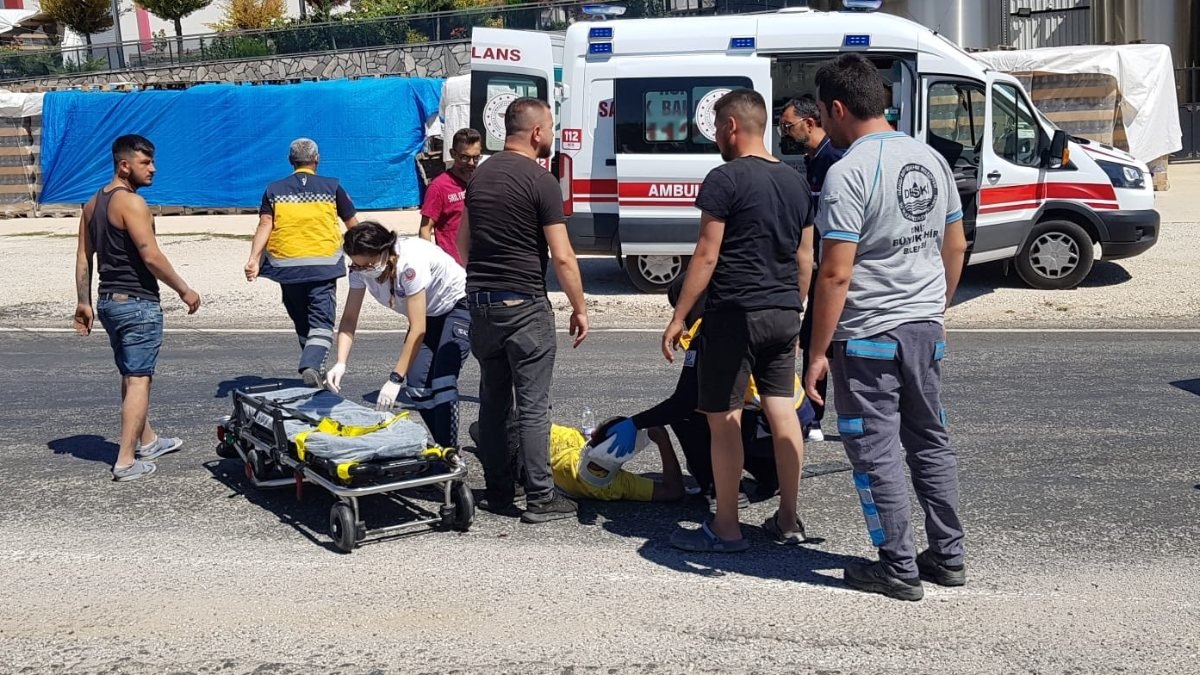 Denizli'de kontrolsüz motosikletli ölümle burun buruna geldi