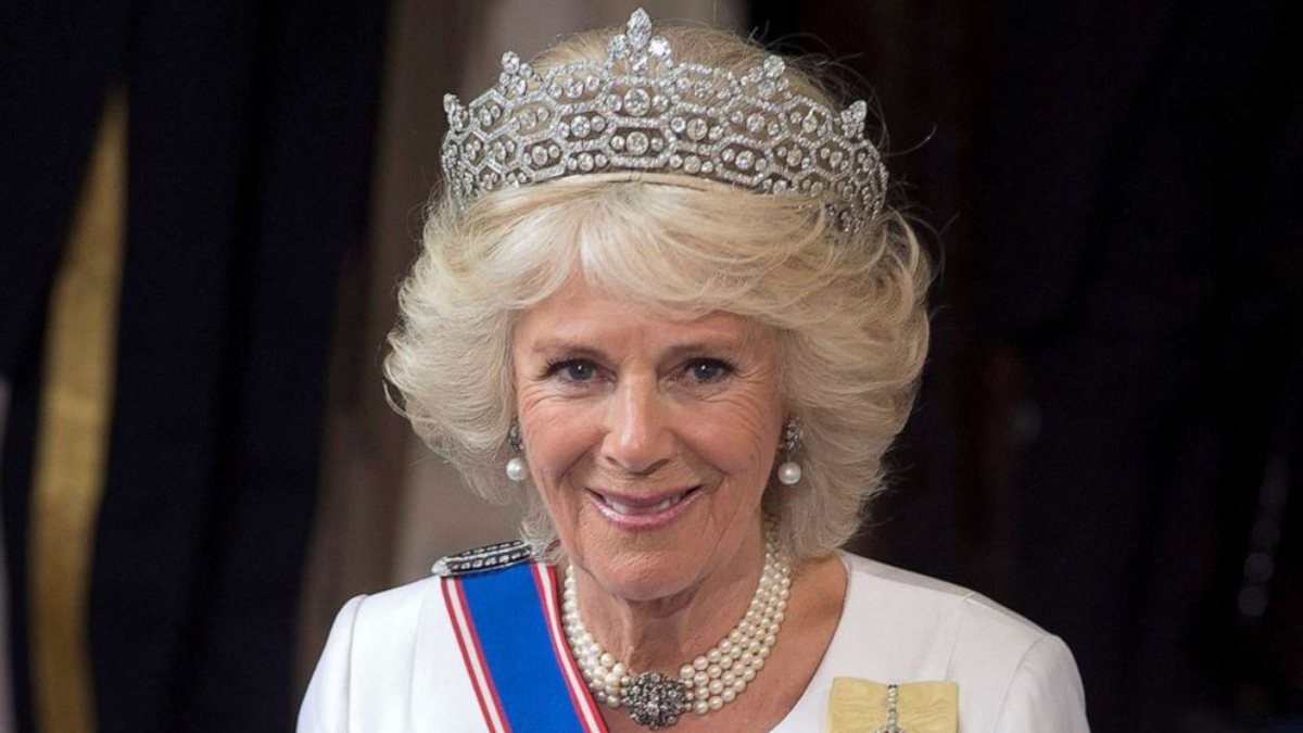 İngiltere'nin yeni kraliçesi Camilla oldu