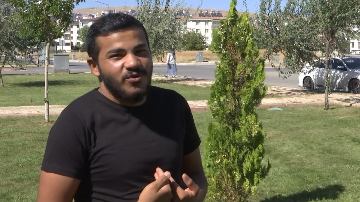 Elazığ’daki genç adam, 21 yıldır kimliksiz yaşıyor