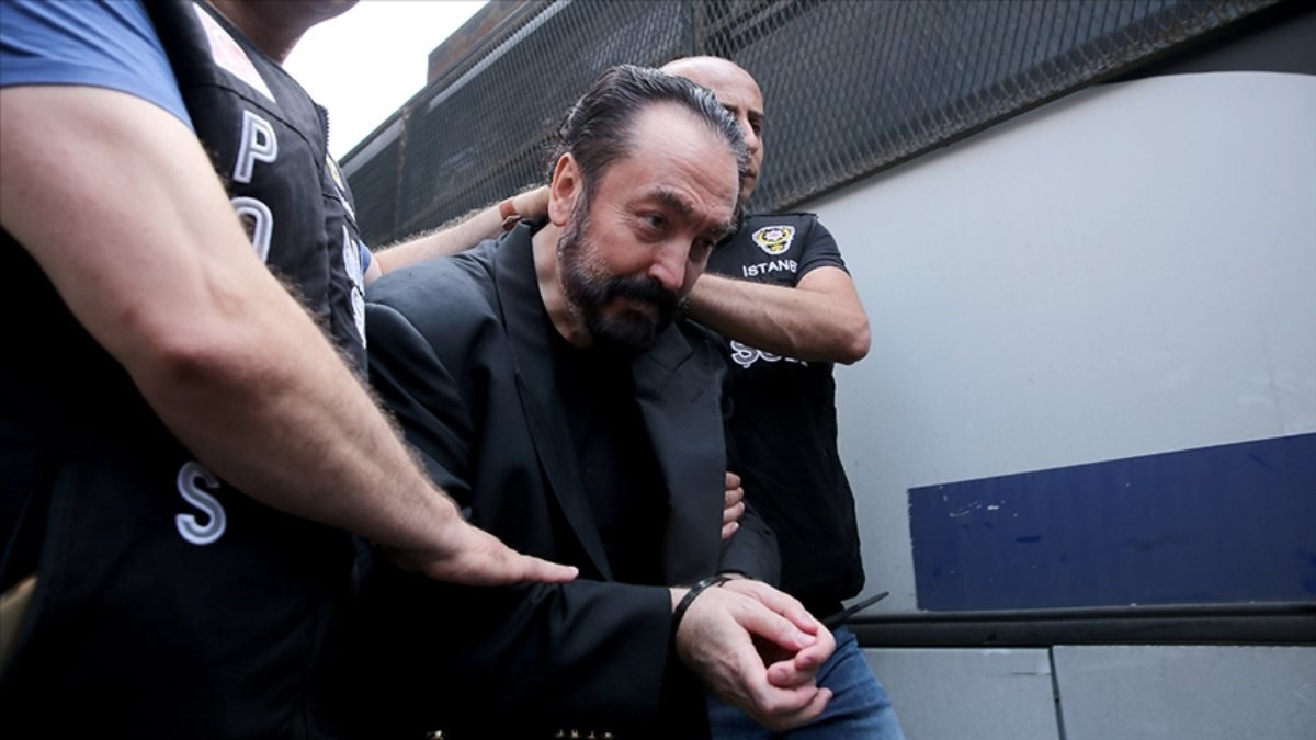 Adnan Oktar'ın avukatı mahkeme salonundan çıkarıldı