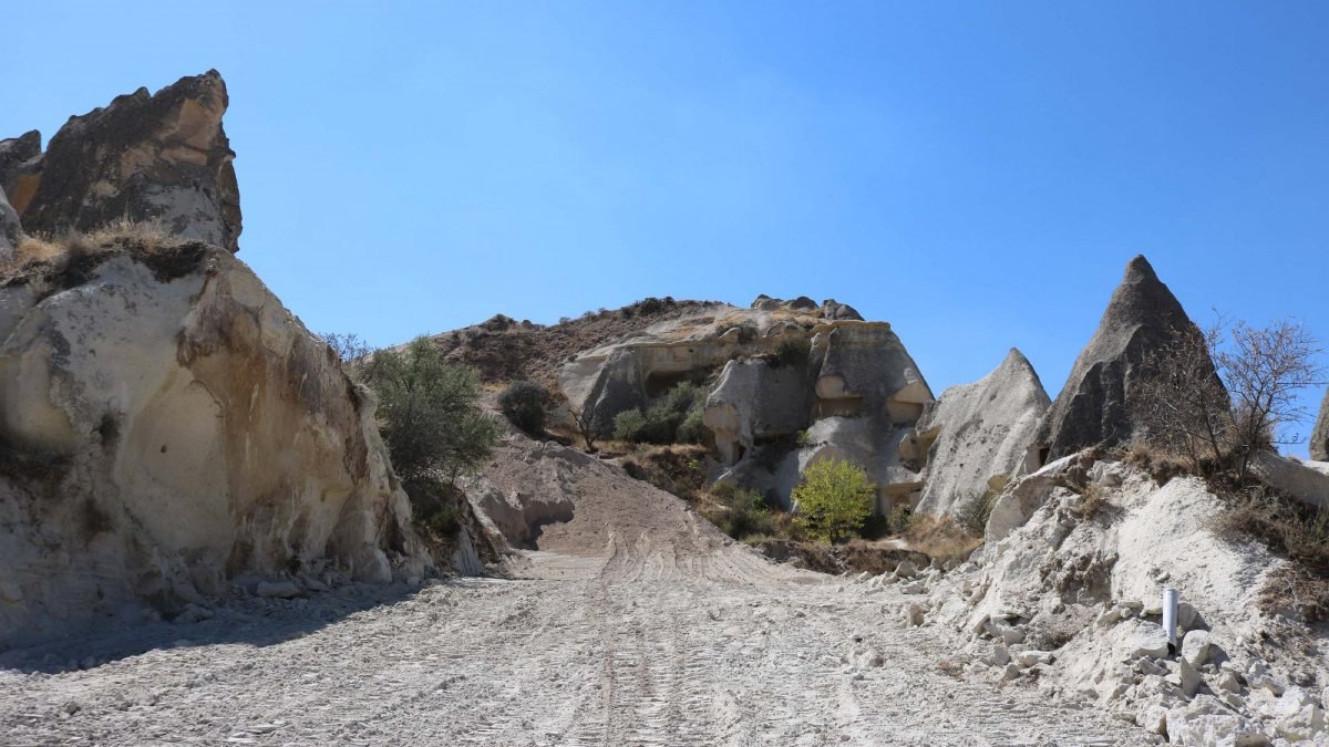 Kapadokya'da tartışmalı yol üzerindeki tuvalet yıkıldı