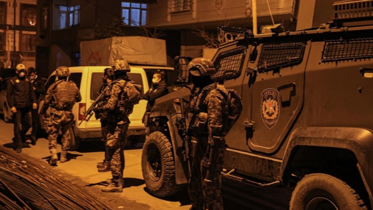 Manisa'da terör operasyonu: 2 gözaltı