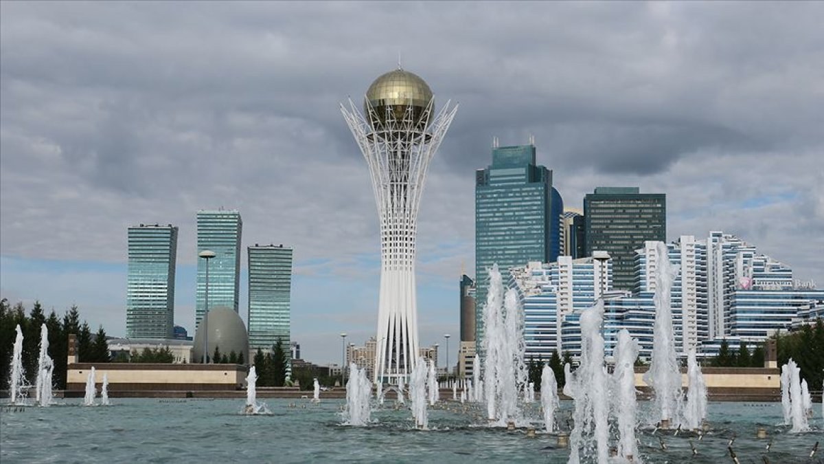 Kazakistan'da başkentin adı yeniden Astana oldu