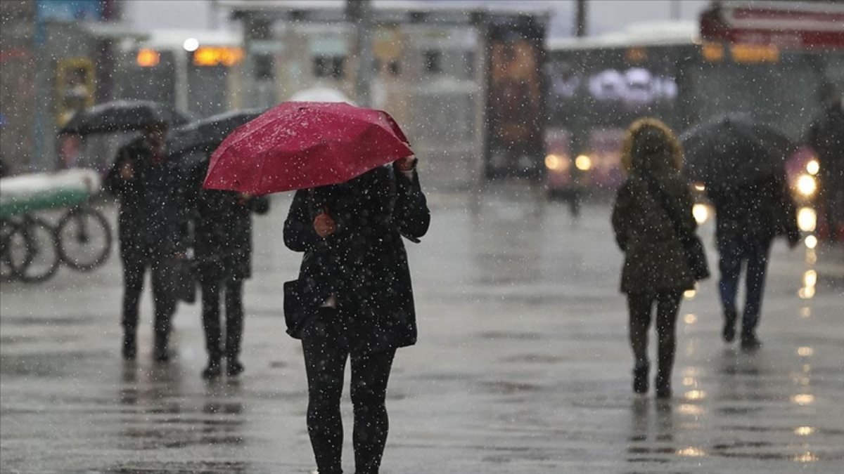 Meteoroloji'den İstanbul'un 4 ilçesine sağanak uyarısı