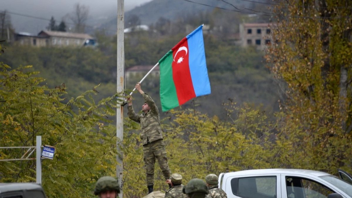 Azerbaycan, Ermenistan'a 95 askerin cansız bedenini iade etti