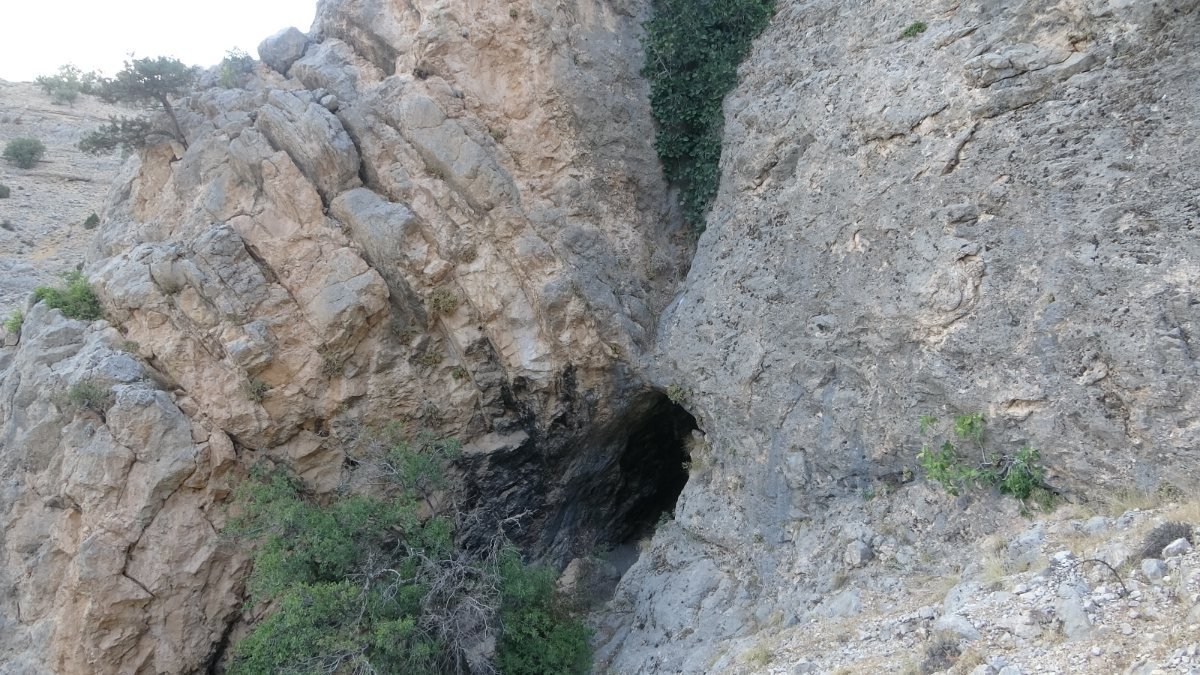 Malatya’da 80 metre derinliğindeki korku mağarasına girilmiyor