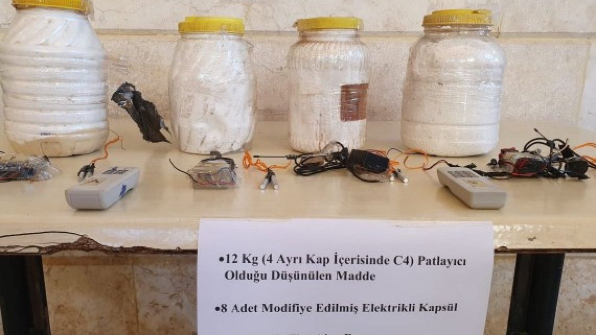 Süleyman Soylu: Afrin'de 12 kilogram C4 patlayıcı ele geçirildi