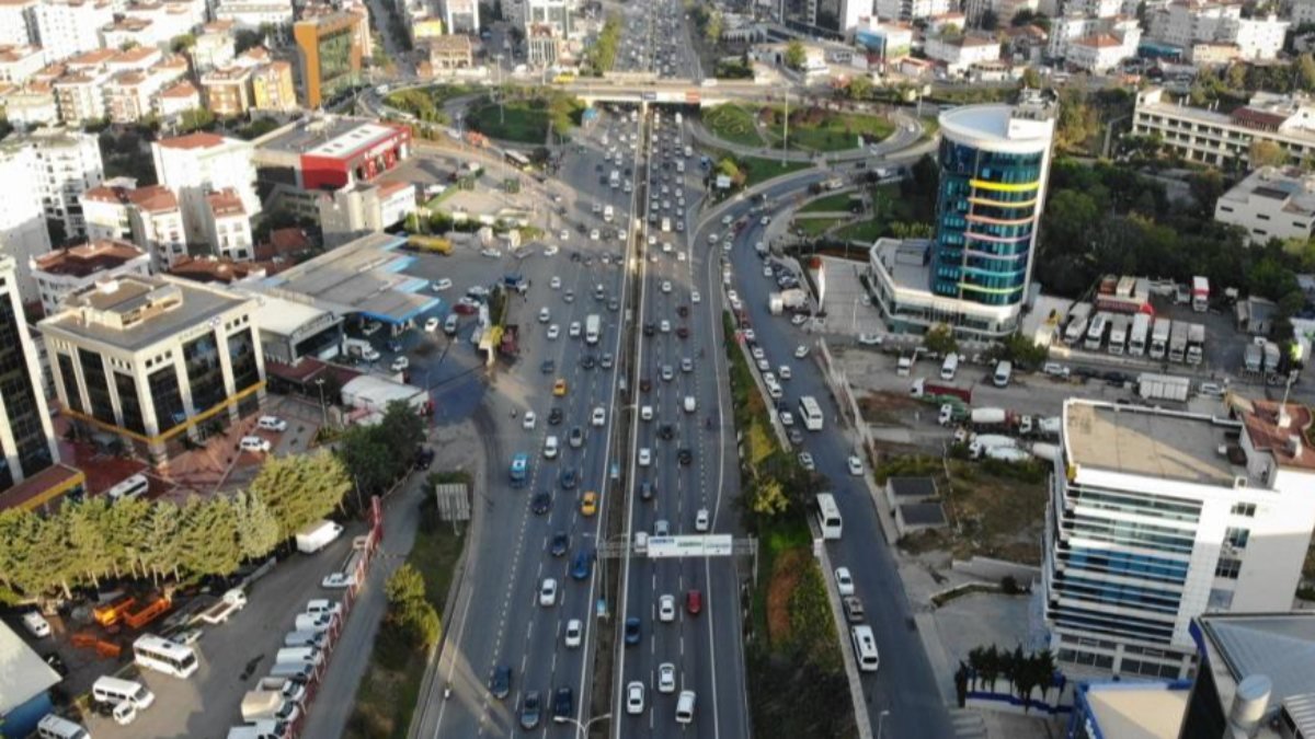 İstanbul'da trafik yoğunluğu yüzde 70'i gördü