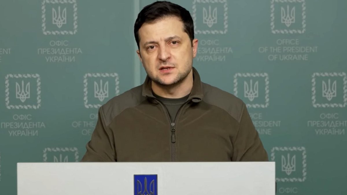Vladimir Zelensky: Donbas işgalciler için hala bir numaralı hedef