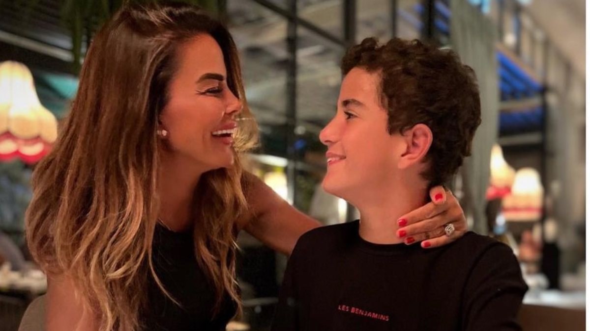 Özlem Yıldız'dan oğlu Demir'e 15'inci yaş kutlaması