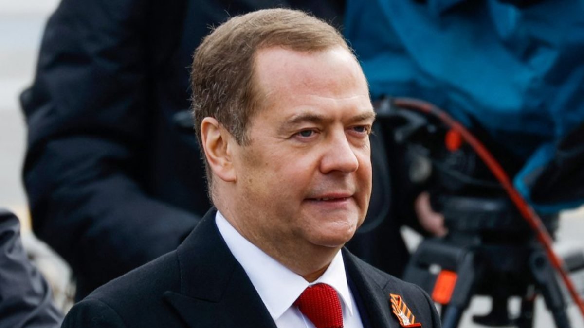 Dmitriy Medvedev: Nükleer tehdit blöf değil