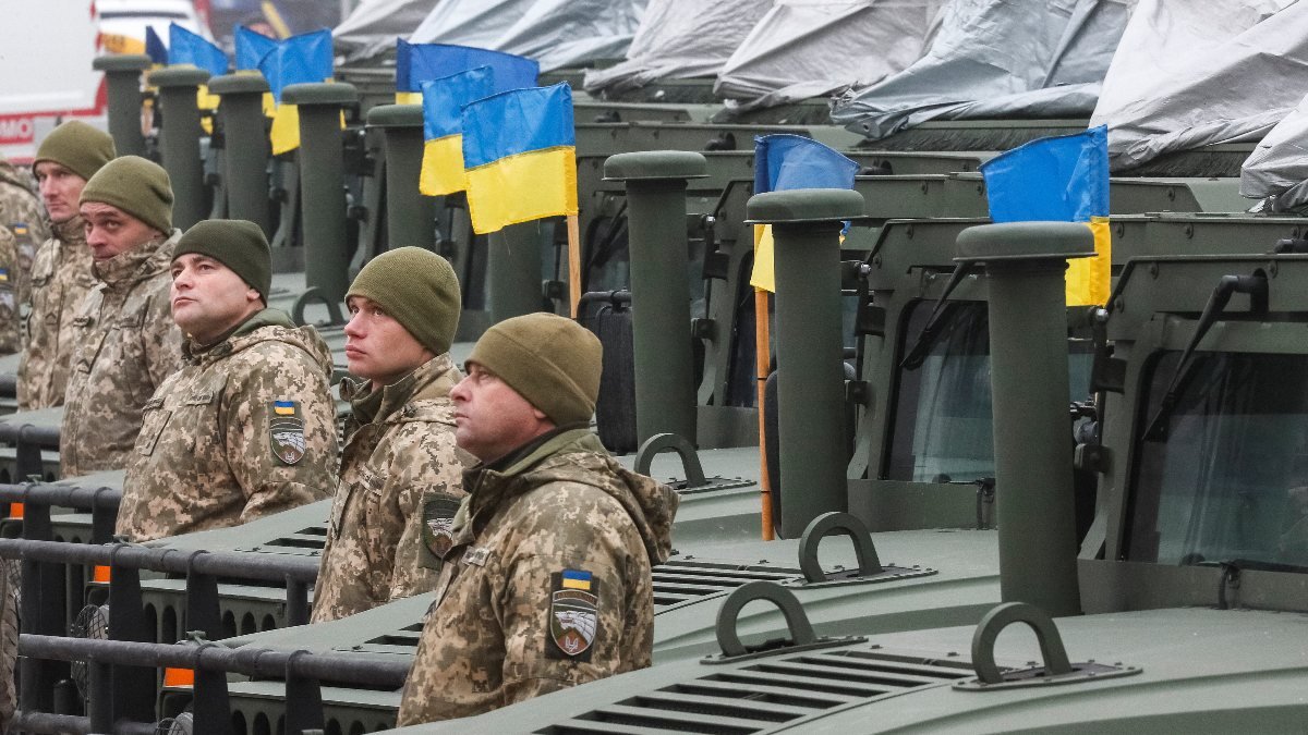 Economist: Batı, Ukrayna'yı daha hızlı silahlandırmalı