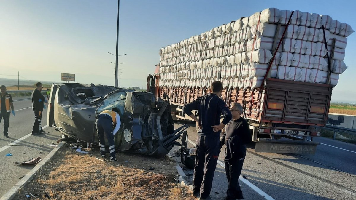 Malatya’da araçlar çarpıştı: 2 ölü