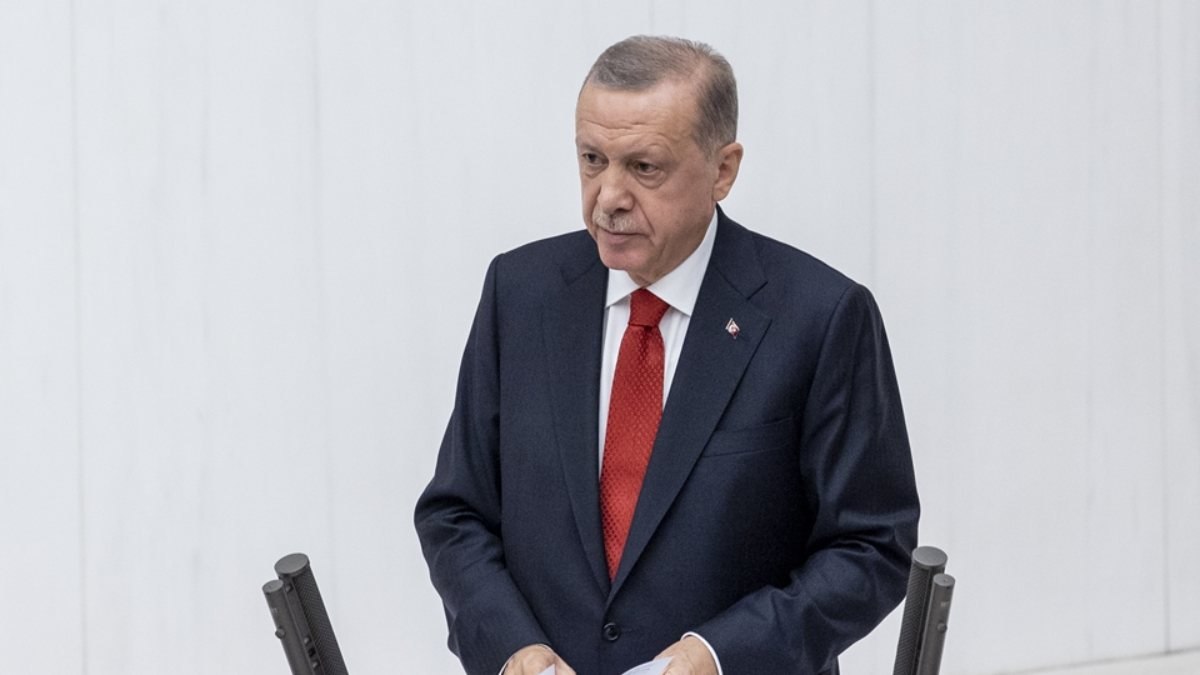 Cumhurbaşkanı Erdoğan: Türkiye, kendi eksenini tahkim ediyor