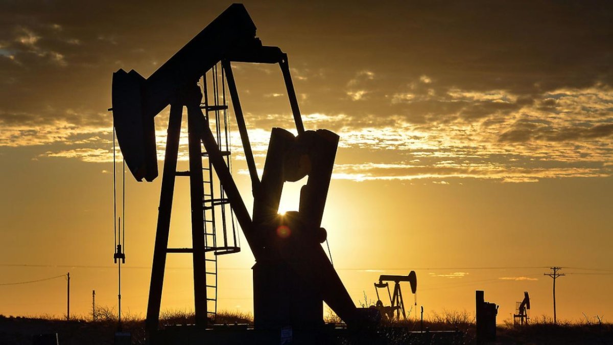 OPEC+, petrolü günde 1 milyon varilden fazla azaltmayı değerlendiriyor