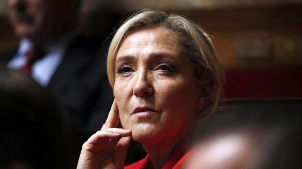 Fransa'da aşırı sağcı Le Pen, daha fazla cami kapatılmasını istedi