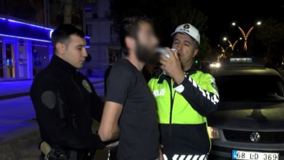 Aksaray'da uyuşturuyla yakalanan genç ekiplere tepki gösterdi