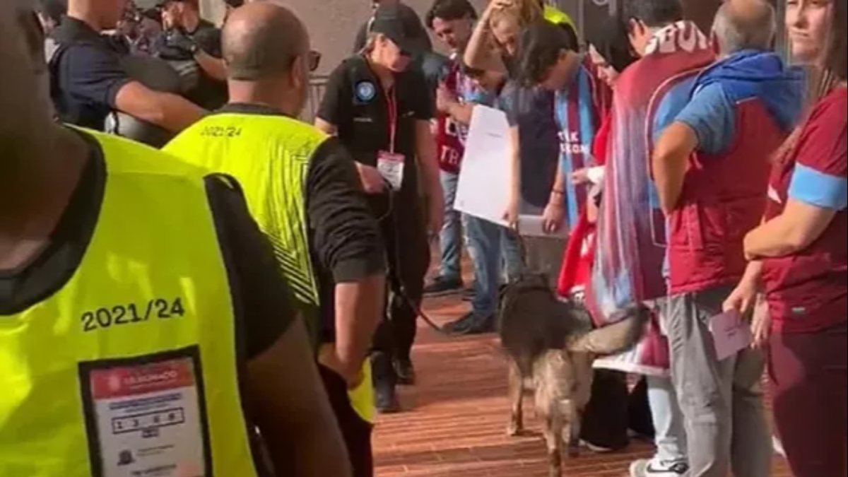Fransız polisinden, Trabzonspor taraftarına köpekli arama