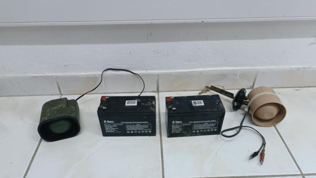 Sakarya'da kuş sesi çıkaran teyple avcılık yapan 2 kişi yakalandı