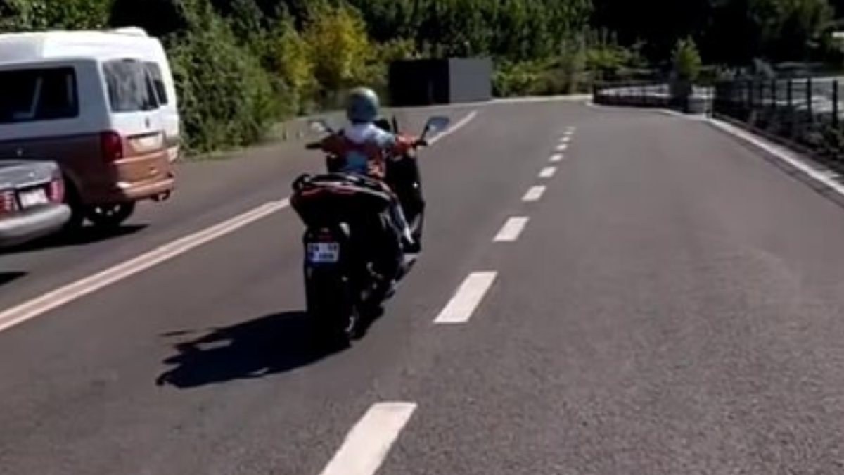 Kenan Sofuoğlu'nun 3 yaşındaki oğlu, motosiklete tek başına bindi