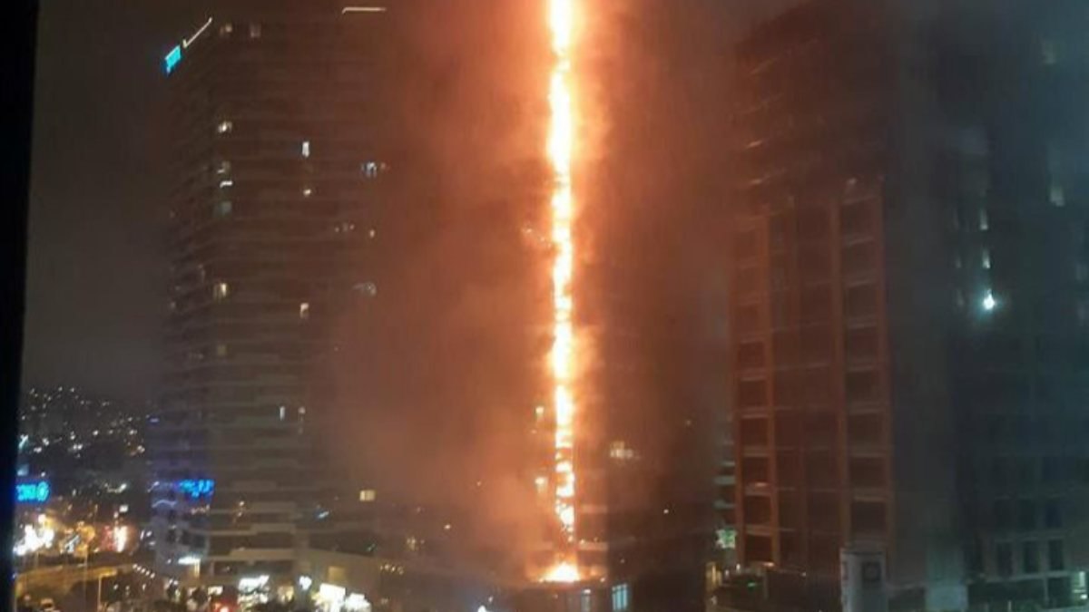 Kadıköy'deki bir rezidansta yangın çıktı