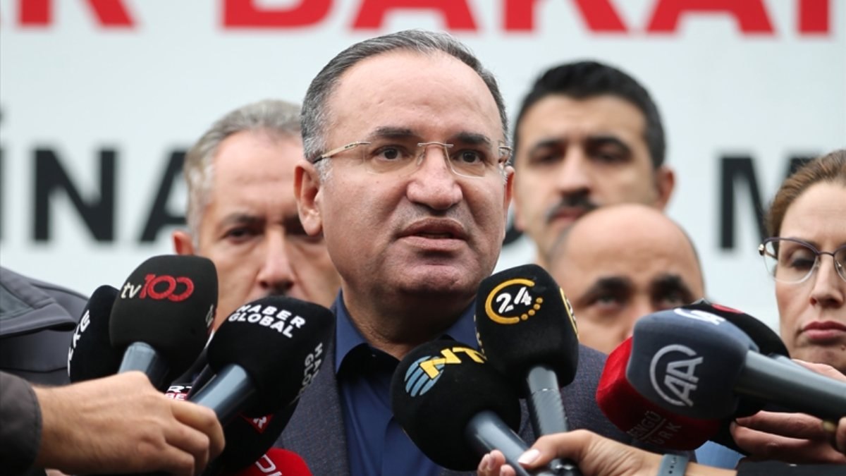 Bekir Bozdağ: 5 savcı tahkikatı sürdürüyor