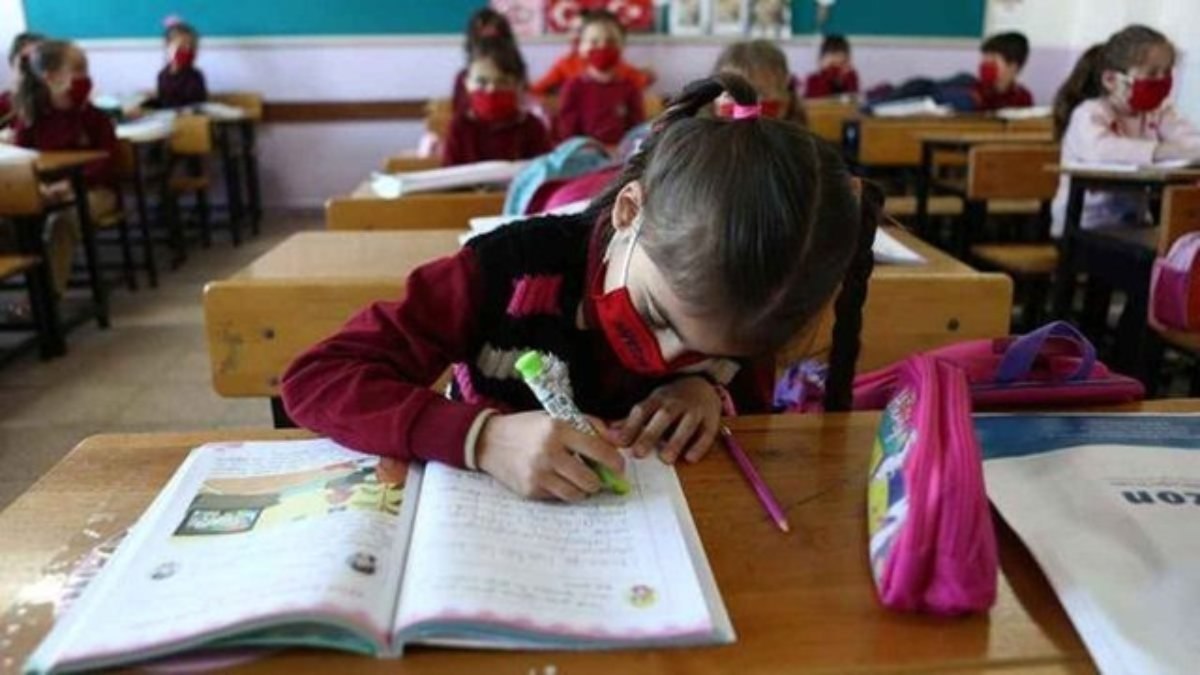 Okullarda ilk ara tatil ne zaman olacak? 2022-2023 Kasım ara tatili kaç gün sürecek?