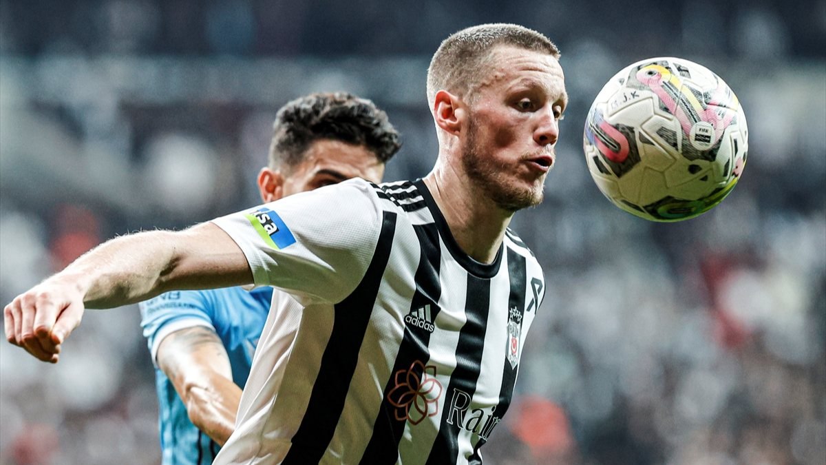 Beşiktaş'ta Weghorst ve Ghezzal, Hatayspor maçında yok