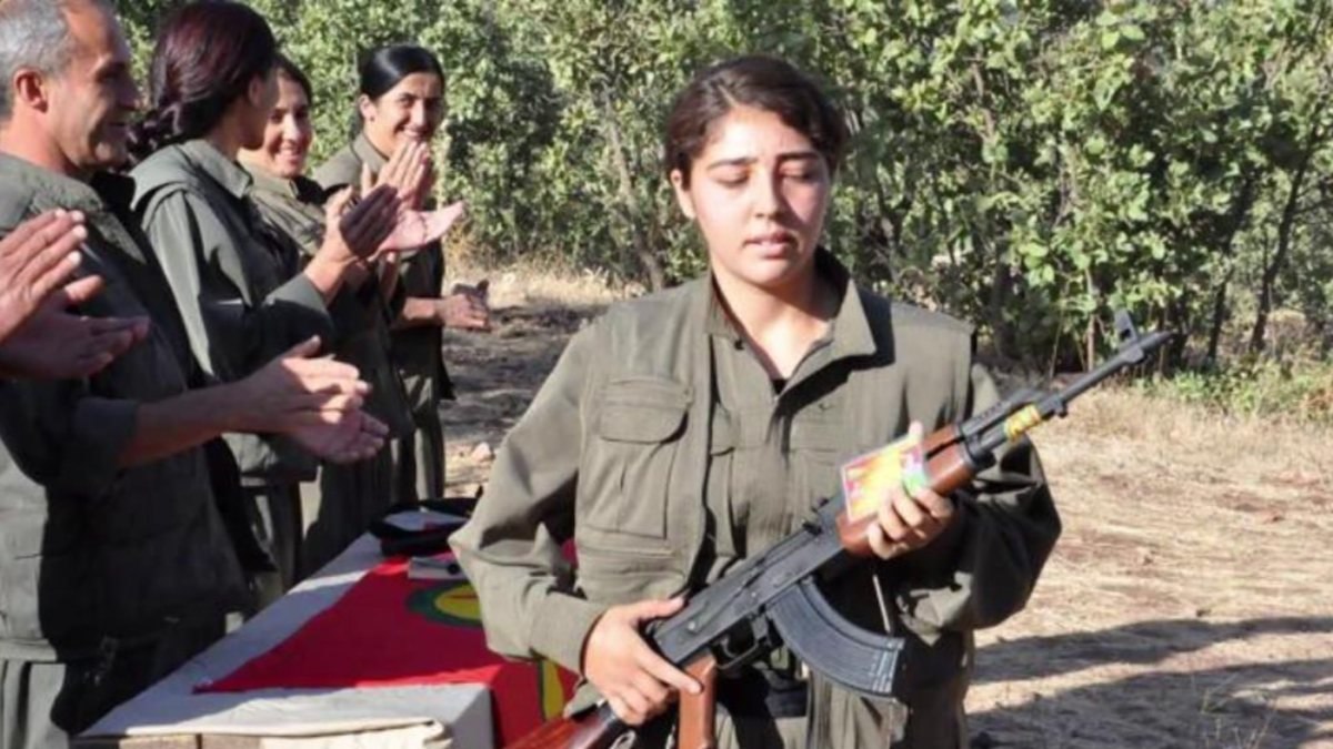 PKK'lılarla fotoğrafı çıkan İBB çalışanı görüntüleri inkar etti