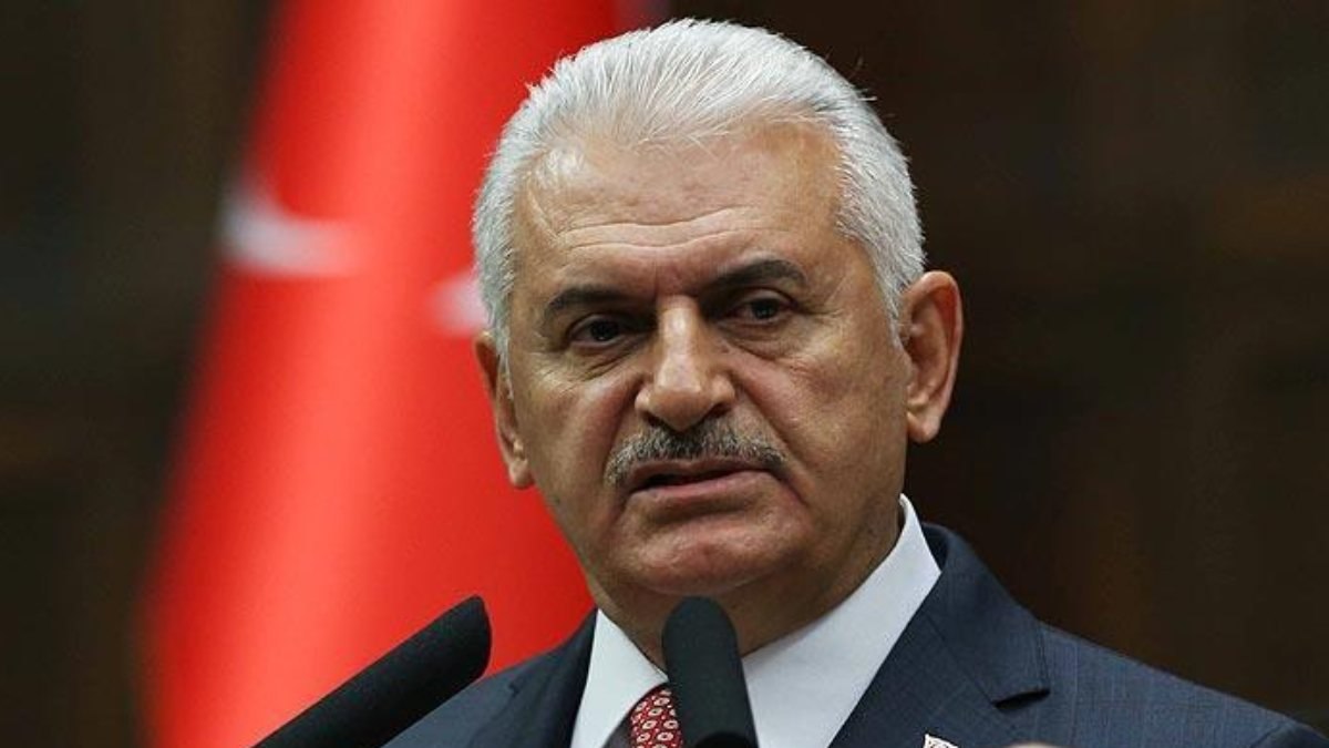 Binali Yıldırım, Azerbaycan'da trafik kazası geçirdi