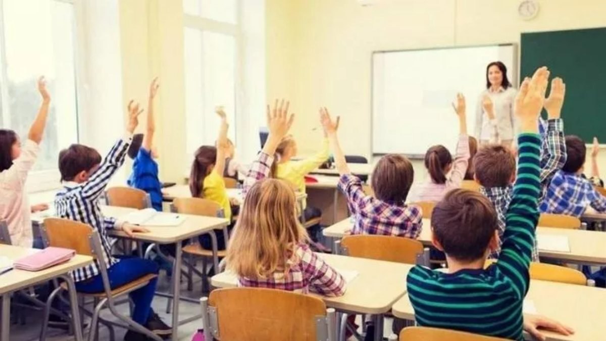 15 tatil (sömestr tatili) ve ara tatil ne zaman? 2022 - 2023 MEB takvimi!
