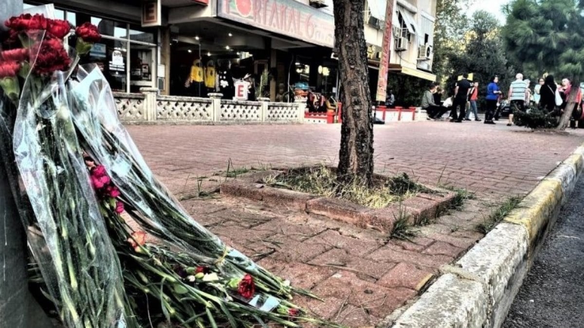 Antalya'da scooter faciasında ölen gençlere sınıf arkadaşlarından duygusal anma